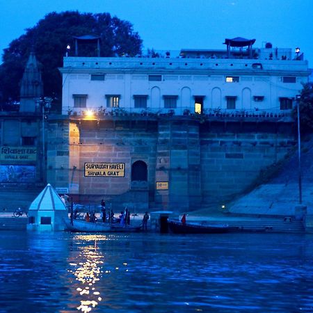 Amritara Suryauday Haveli Hotel Varanasi Bagian luar foto