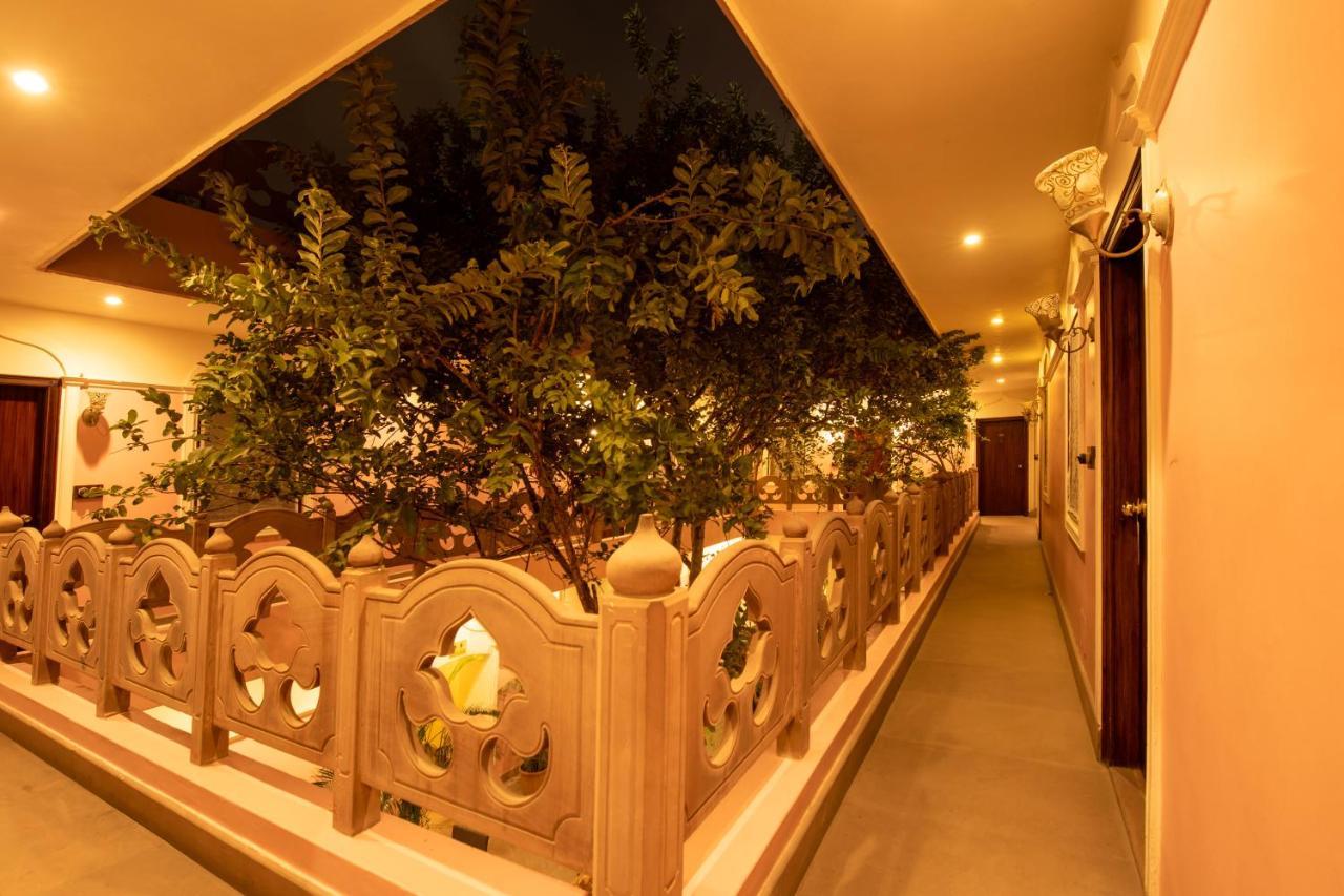 Amritara Suryauday Haveli Hotel Varanasi Bagian luar foto