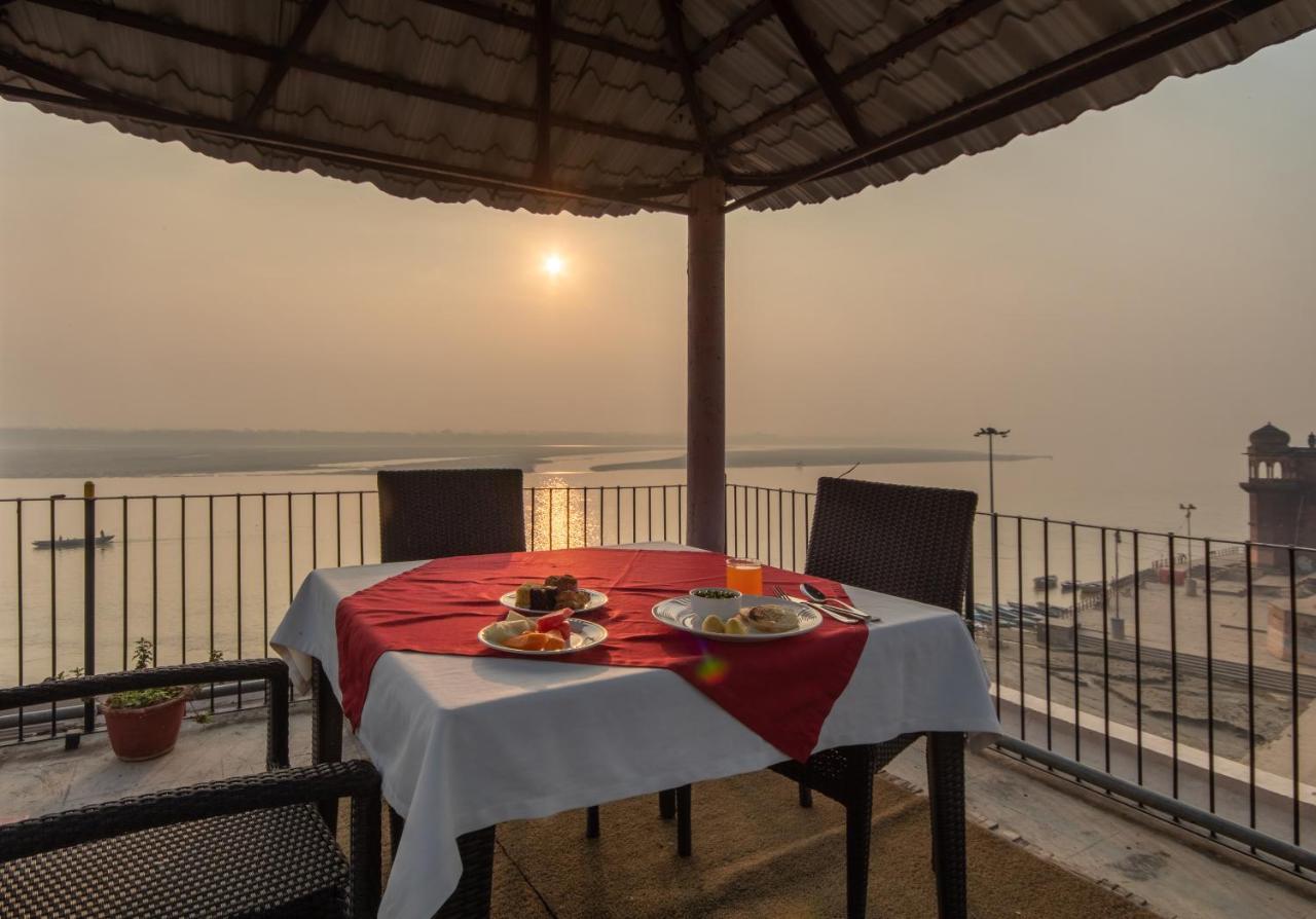 Amritara Suryauday Haveli Hotel Varanasi Bagian luar foto
