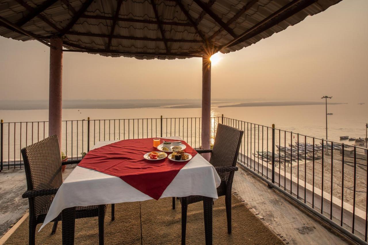 Amritara Suryauday Haveli Hotel Varanasi Bagian luar foto