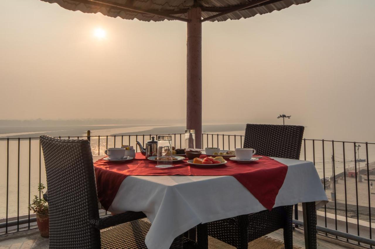 Amritara Suryauday Haveli Hotel Varanasi Bagian luar foto