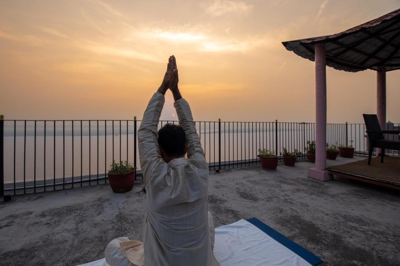 Amritara Suryauday Haveli Hotel Varanasi Bagian luar foto