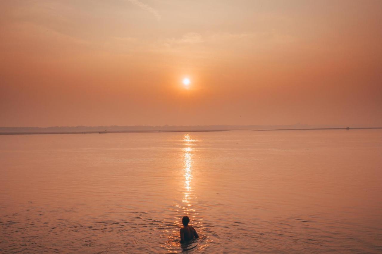 Amritara Suryauday Haveli Hotel Varanasi Bagian luar foto