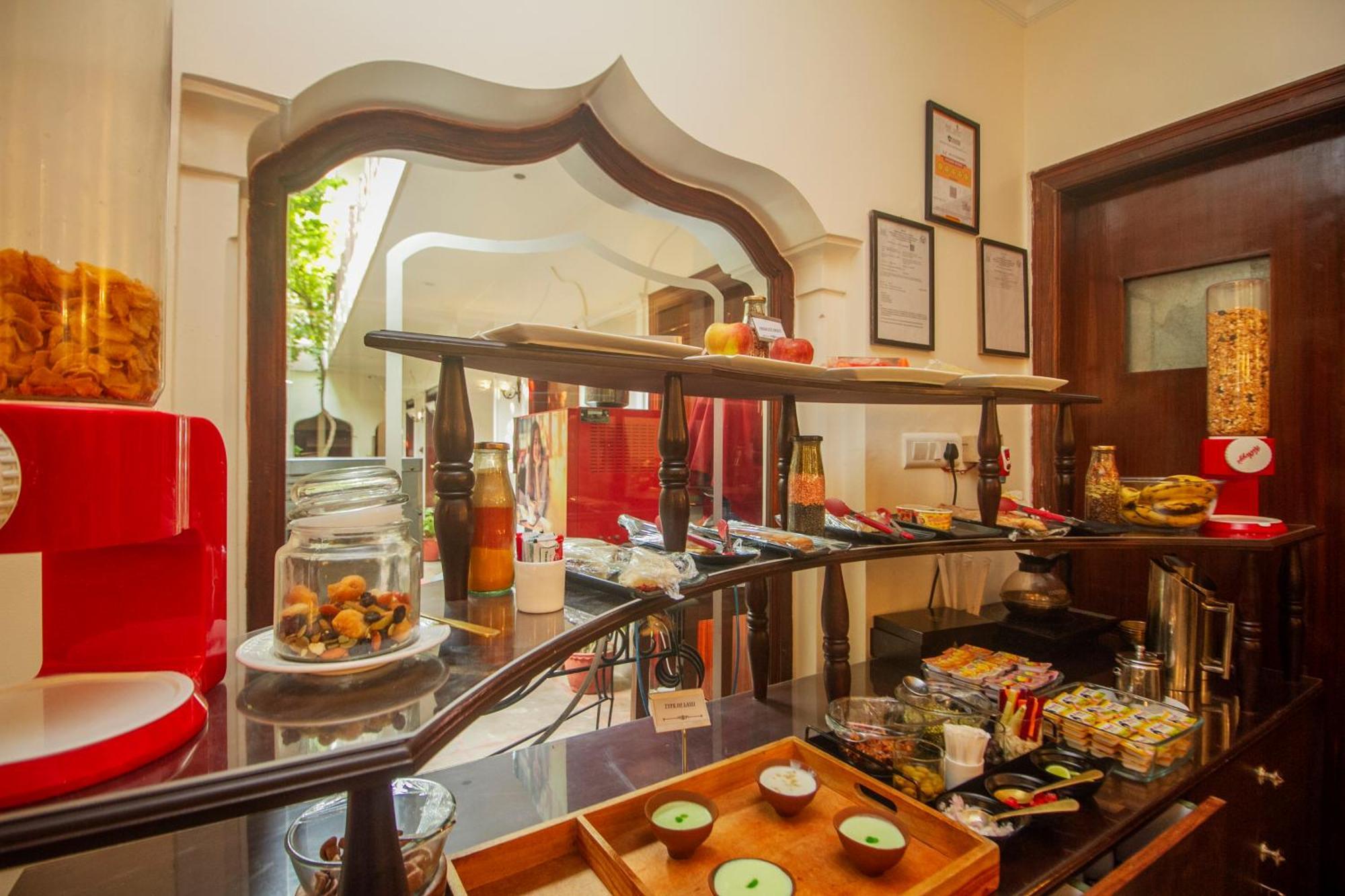 Amritara Suryauday Haveli Hotel Varanasi Bagian luar foto