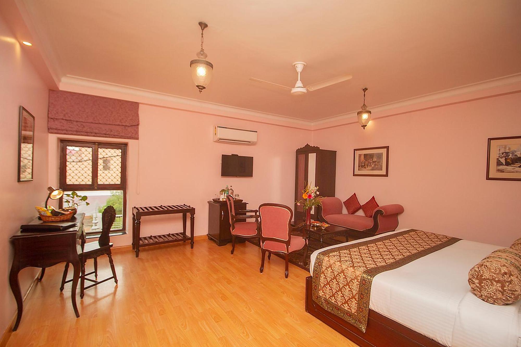 Amritara Suryauday Haveli Hotel Varanasi Bagian luar foto
