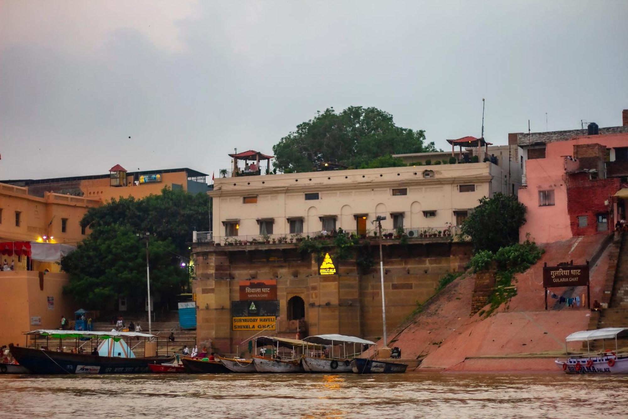 Amritara Suryauday Haveli Hotel Varanasi Bagian luar foto