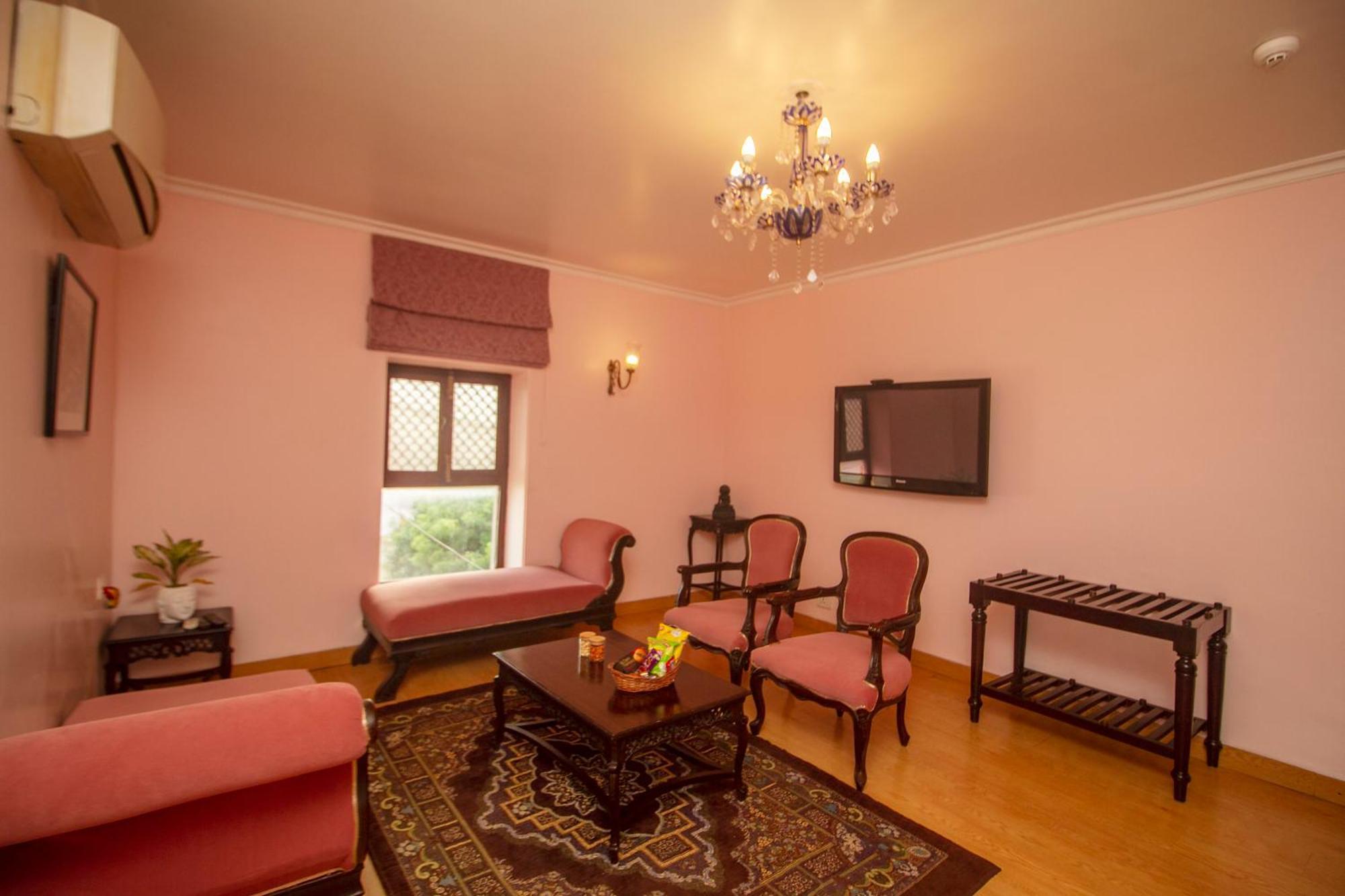 Amritara Suryauday Haveli Hotel Varanasi Bagian luar foto