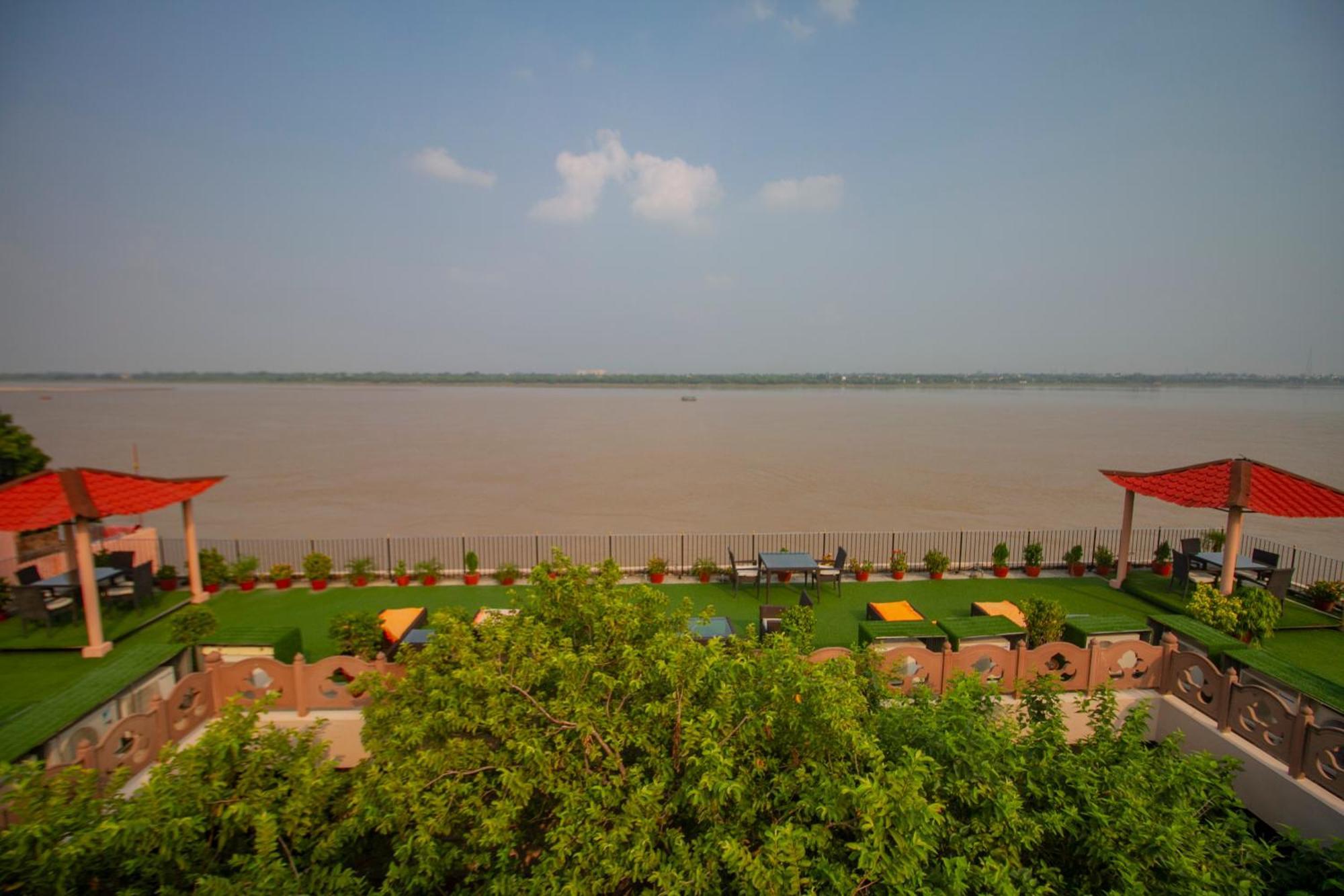 Amritara Suryauday Haveli Hotel Varanasi Bagian luar foto