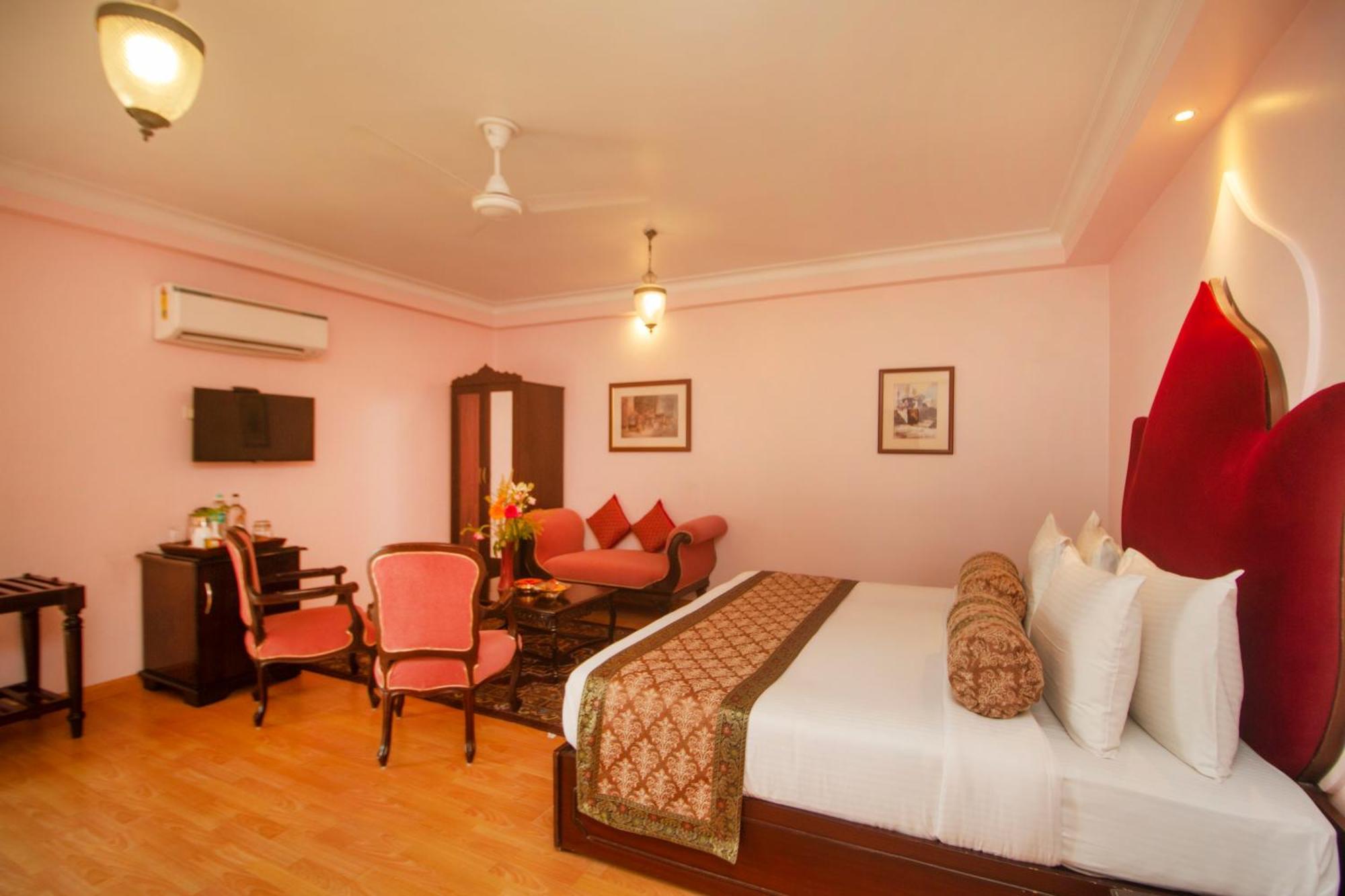 Amritara Suryauday Haveli Hotel Varanasi Bagian luar foto