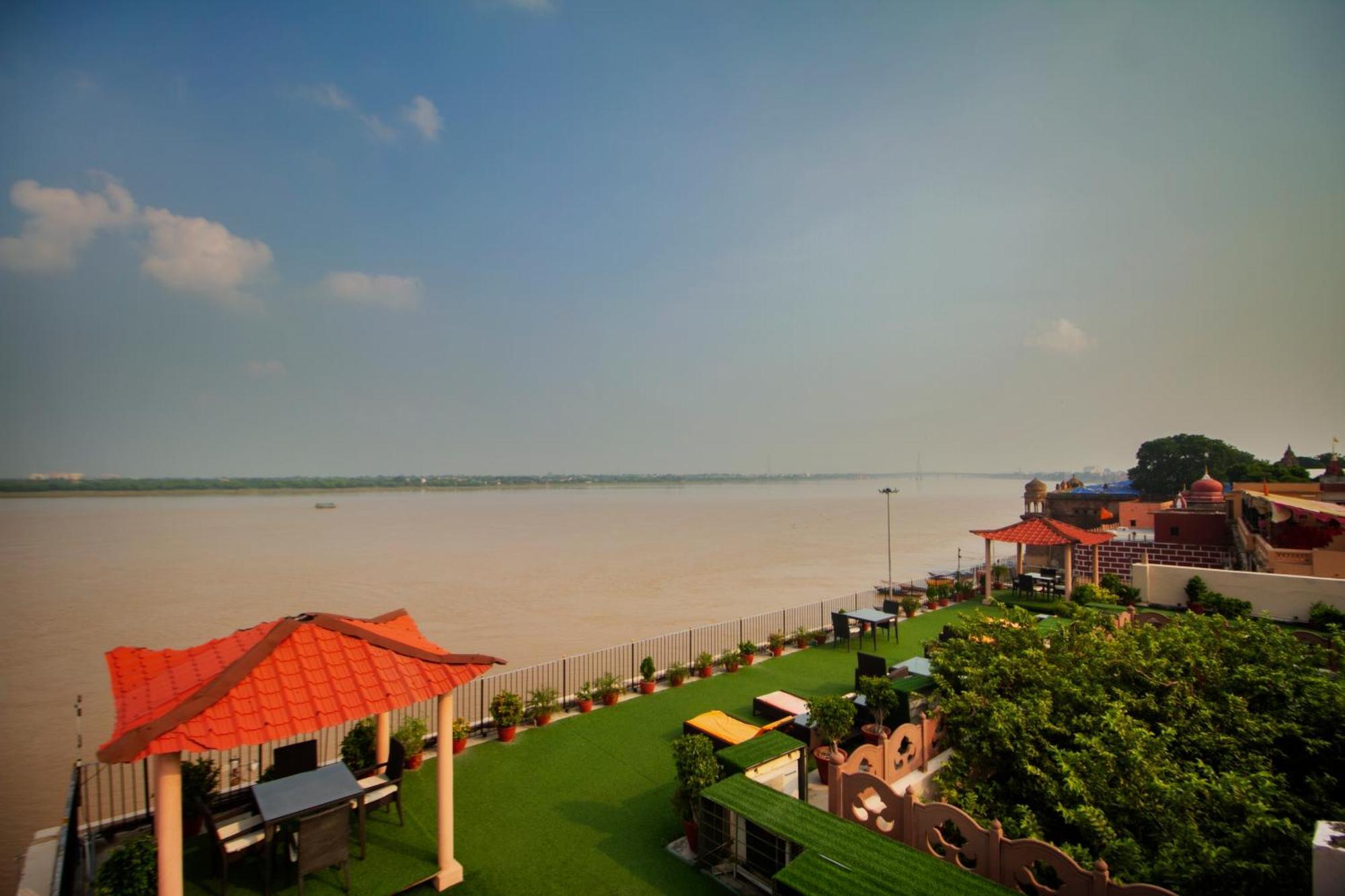 Amritara Suryauday Haveli Hotel Varanasi Bagian luar foto