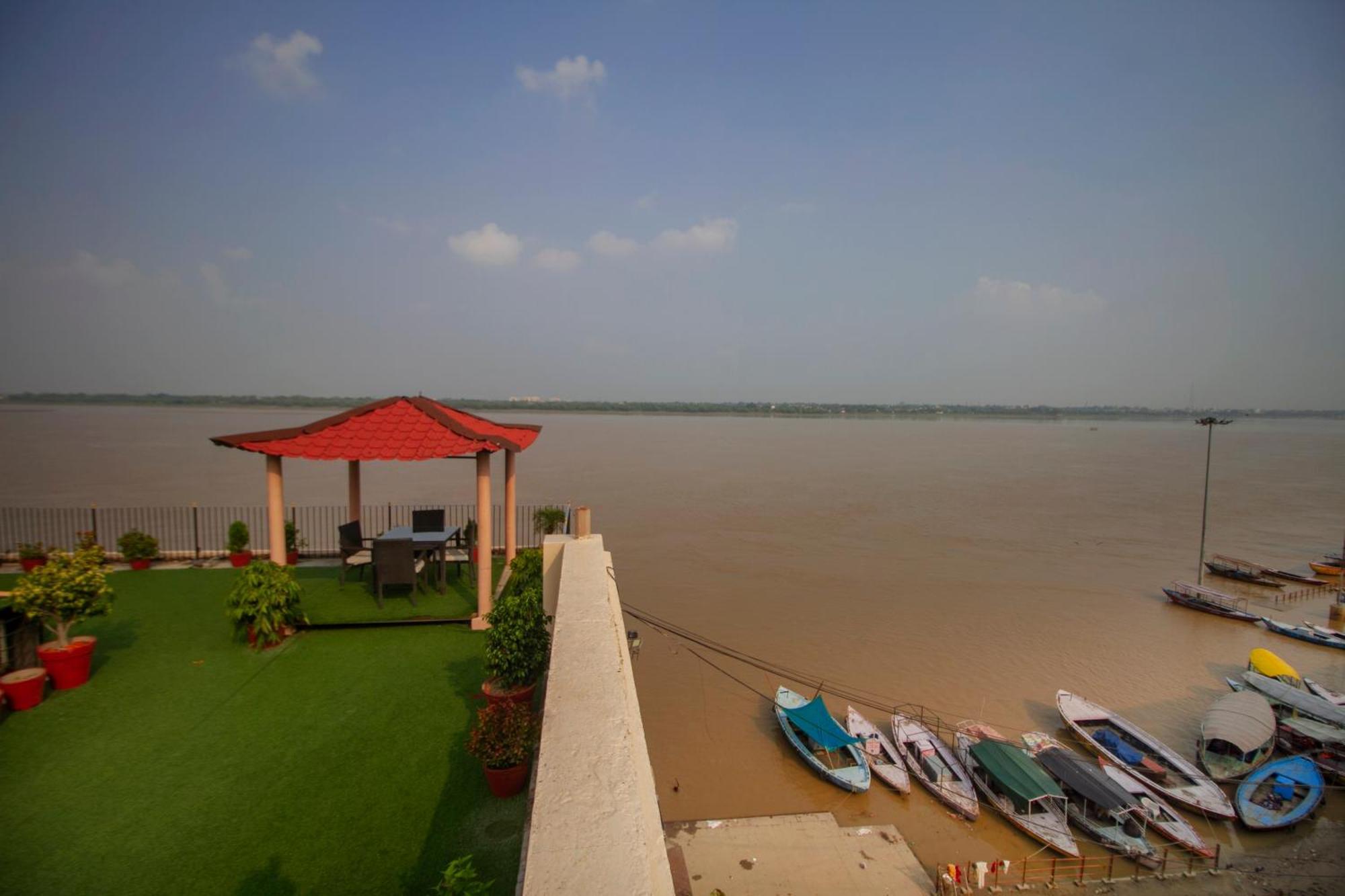 Amritara Suryauday Haveli Hotel Varanasi Bagian luar foto