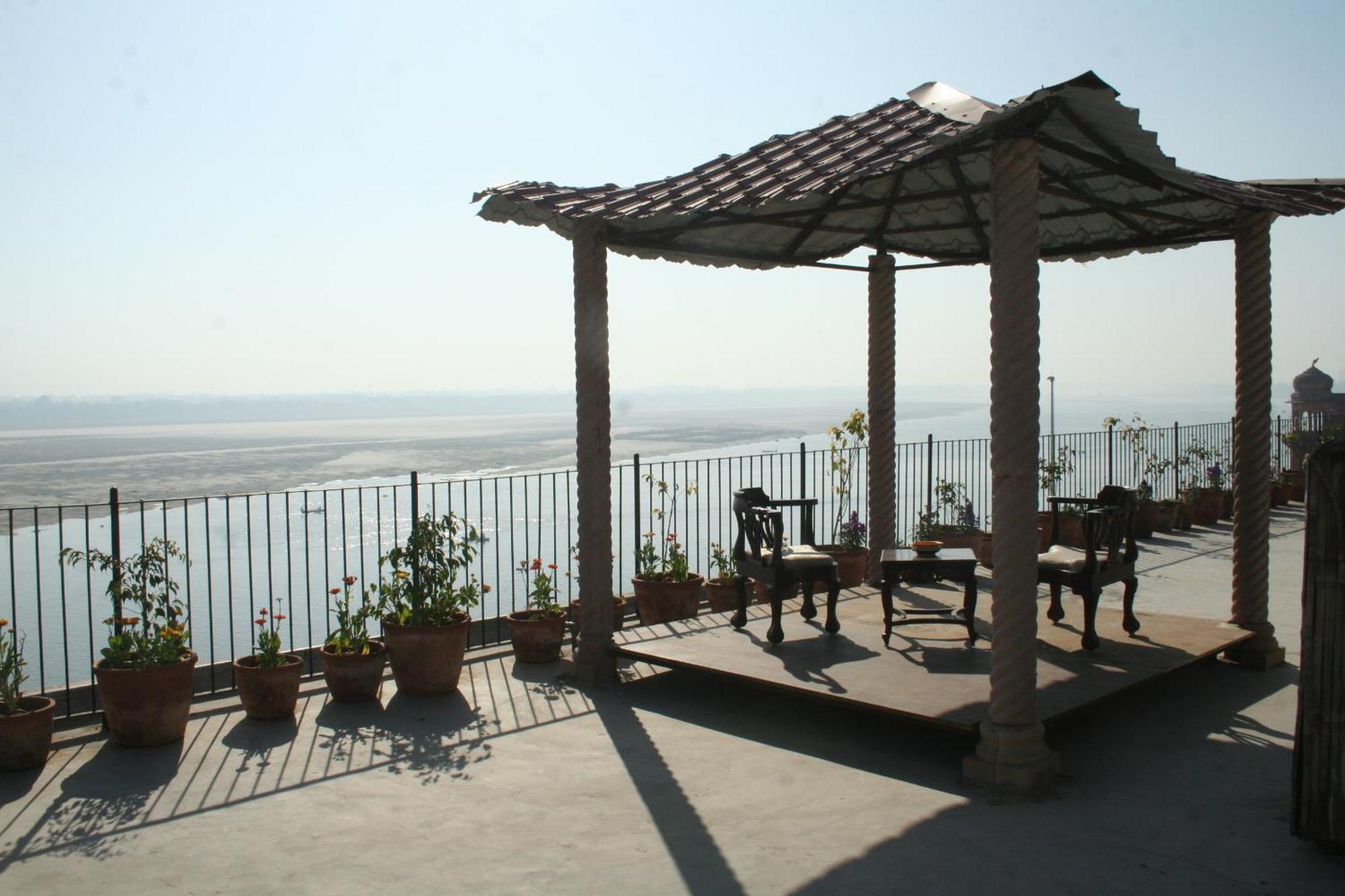 Amritara Suryauday Haveli Hotel Varanasi Bagian luar foto
