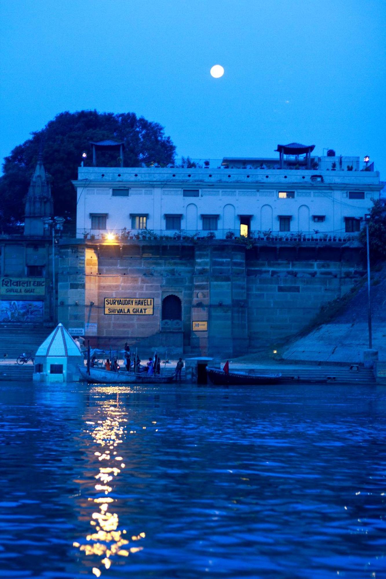 Amritara Suryauday Haveli Hotel Varanasi Bagian luar foto